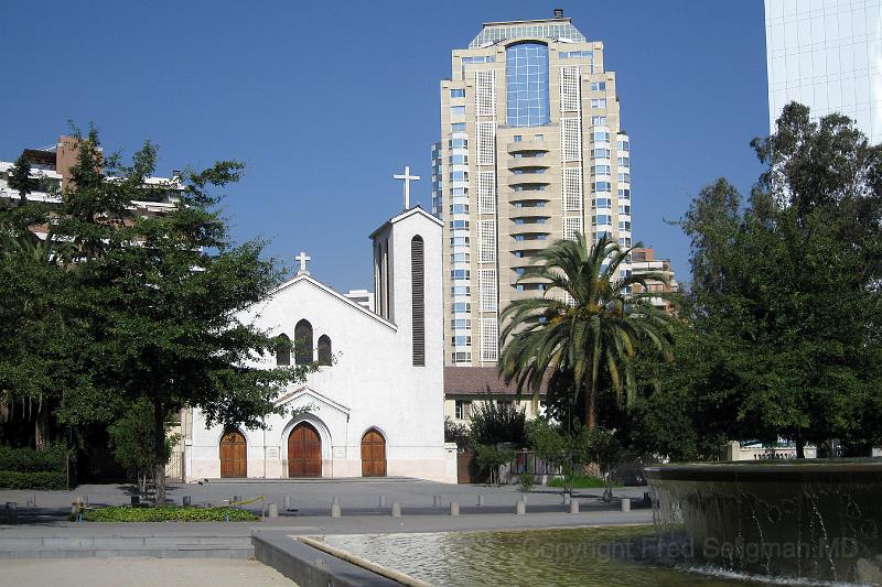 20071221 172443 Canon 2667x4000.jpg - Church close to Ritz Carleton (on a long walk to Hyatt), Santiago, Chile